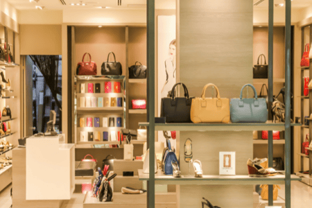 L'intérieur d'un magasin
