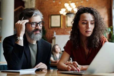 Collaboration intergénérationnelle&nbsp;en entreprise
