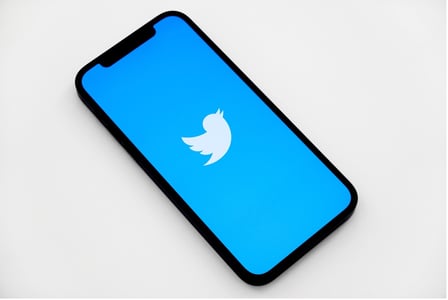 Application Twitter où les internautes peuvent publier des Twitter Cards
