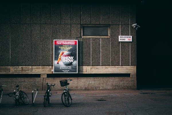 affichage dans une rue comme exemple d'outil de communication