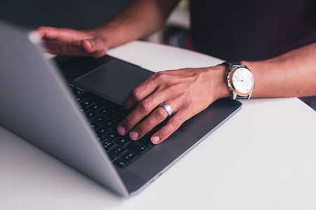 rédaction brief éditorial 