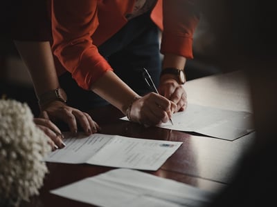 signature d'un contrat avec une clause d'earn out