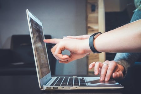 Formation client : comment élaborer un programme + 4 exemples de marques