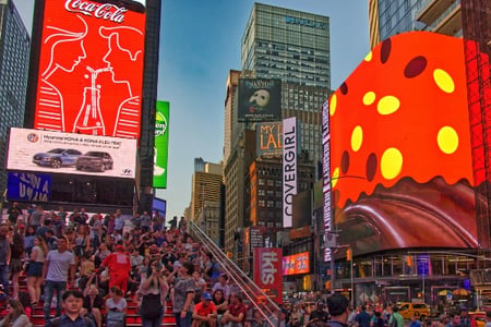 exemples de publicités dans un espace urbain