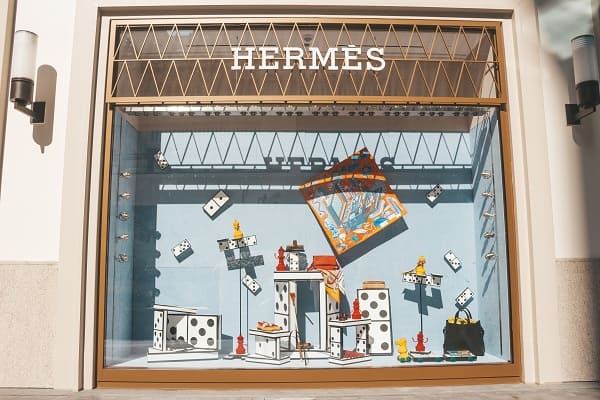 conception vitrine de la boutique Hermès