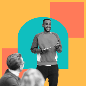 collaborateur en train de faire une présentation