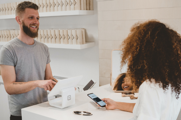 Customer Effort Score (CES)&nbsp;: définition, calcul et conseils