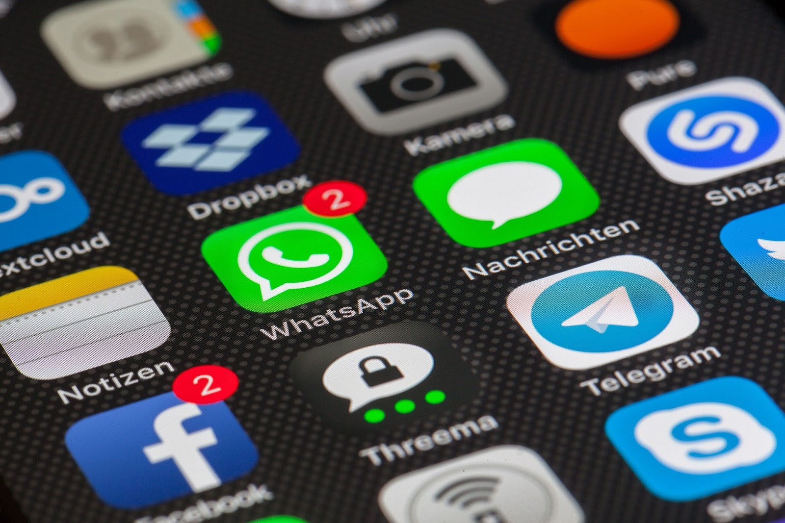 WhatsApp, une application qui séduit aussi les entreprises