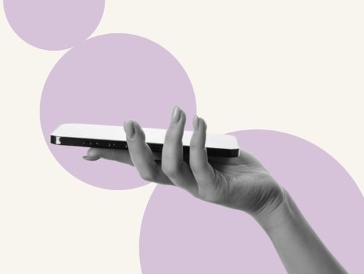 Comment faire un bon accueil téléphonique&nbsp;? (+ exemples de phrases)