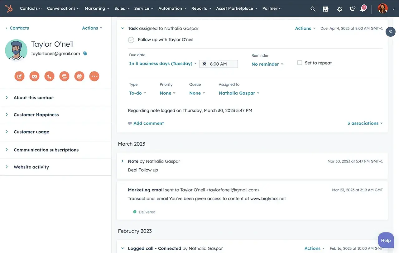 Fonctionnalités CRM&nbsp;: fiche de contact du CRM de HubSpot\https://www.hubspot.fr/products/crm/contact-management