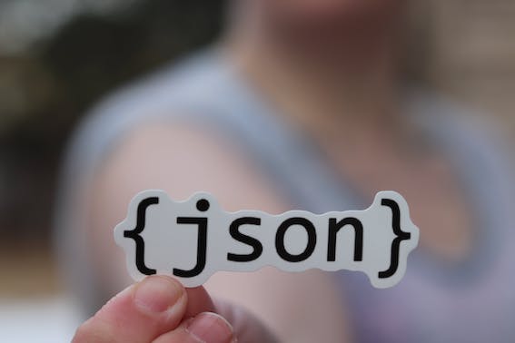 Fichier JSON : qu'est-ce que c'est et comment l'utiliser ?