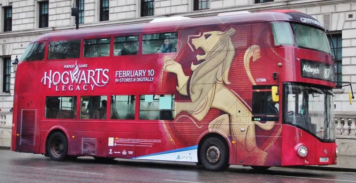 bus londres marketing hogwarts legacy